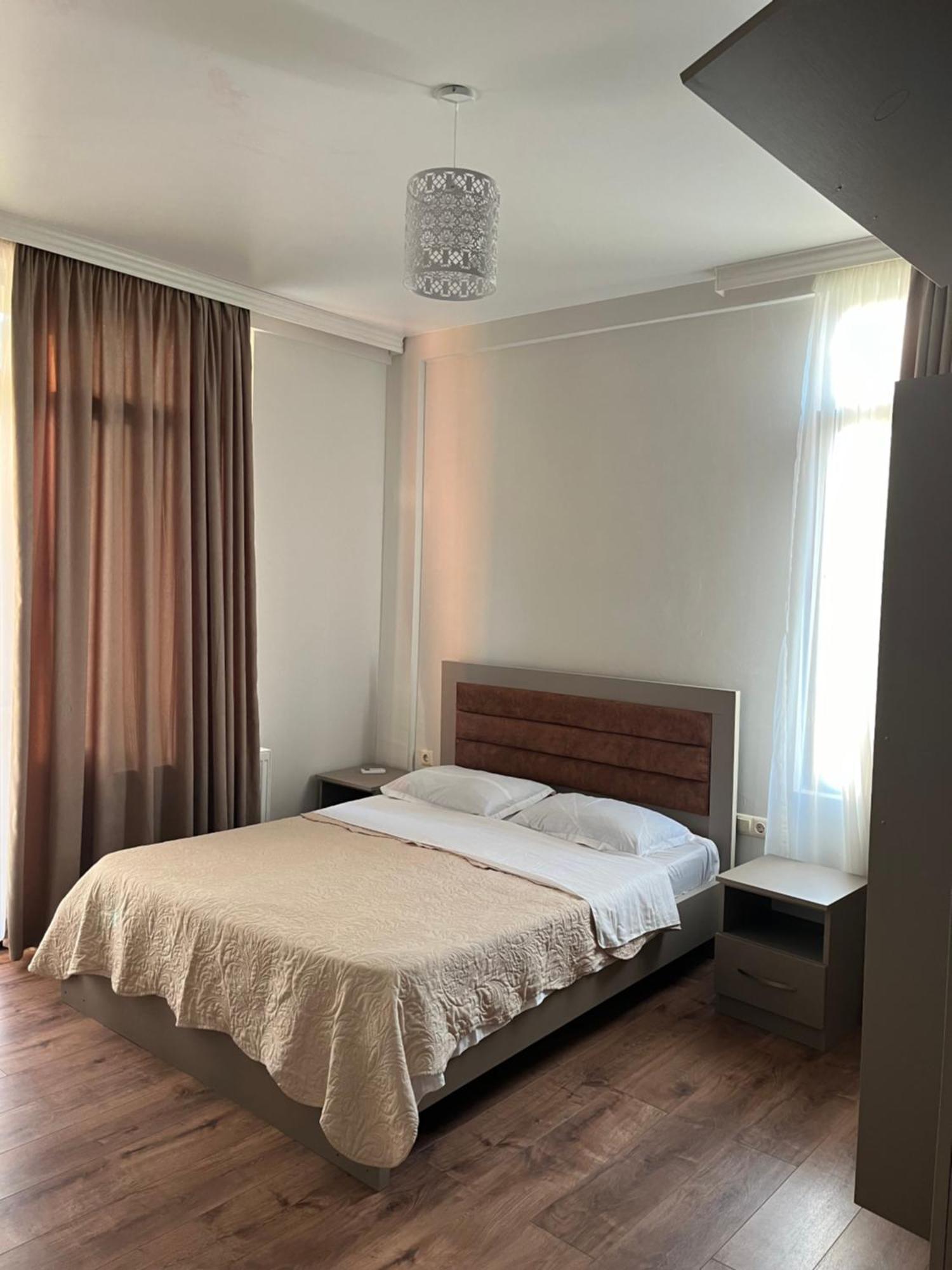 Guest House Батуми Экстерьер фото